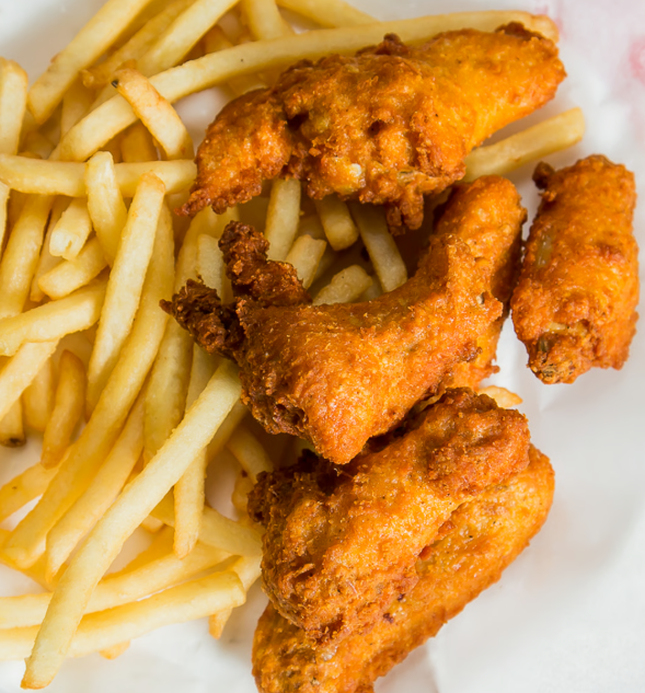 Chicken Wings (4 Pieces + Chips)